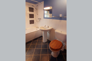Church Bank, Chapel Stile, Bathroom