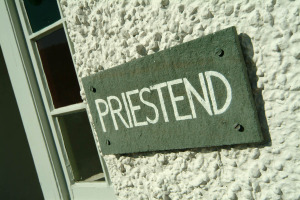 Priest End, Chapel Stile, Sign