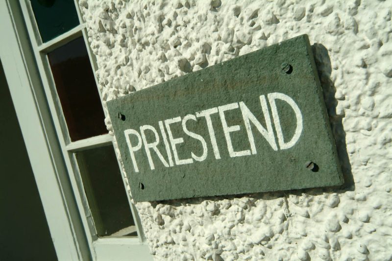 Priest End, Chapel Stile, Sign