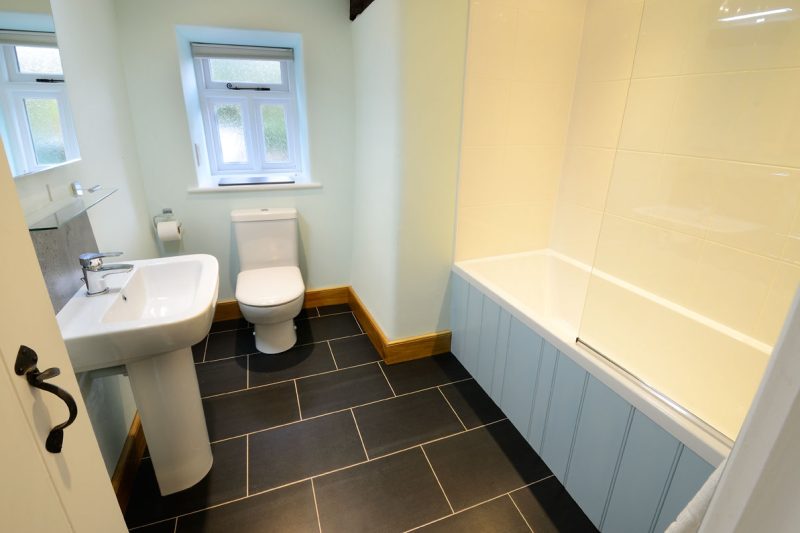 Stickle Cottage, Great Langdale, Bathroom