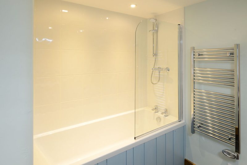 Stickle Cottage, Great Langdale, Bathroom 02